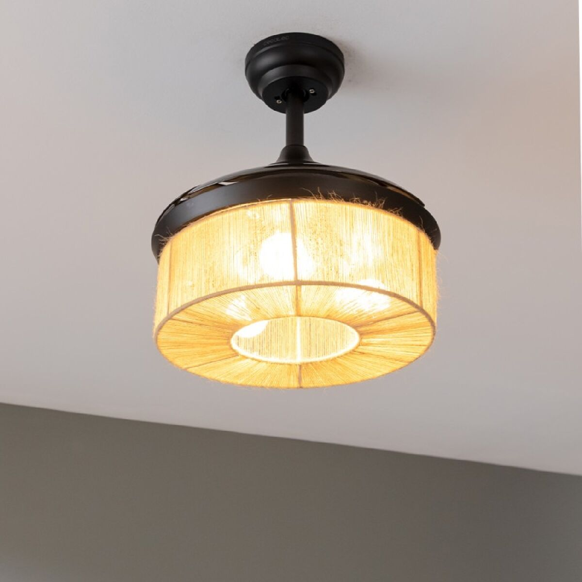 V2HD26893E0A0516E7A74FAA17F7B15E4DFR6855194P4